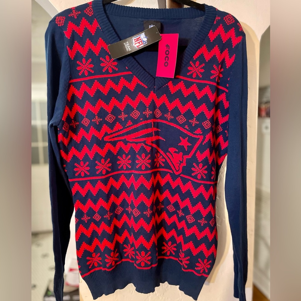 Official NFL Team Apparel New England Patriots women’s sweater NWT!